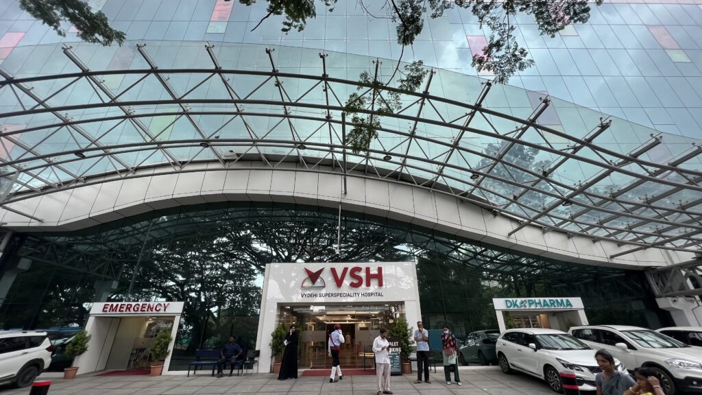  The exterior of VSH Hospital, a modern and sophisticated healthcare facility dedicated to patient well-being